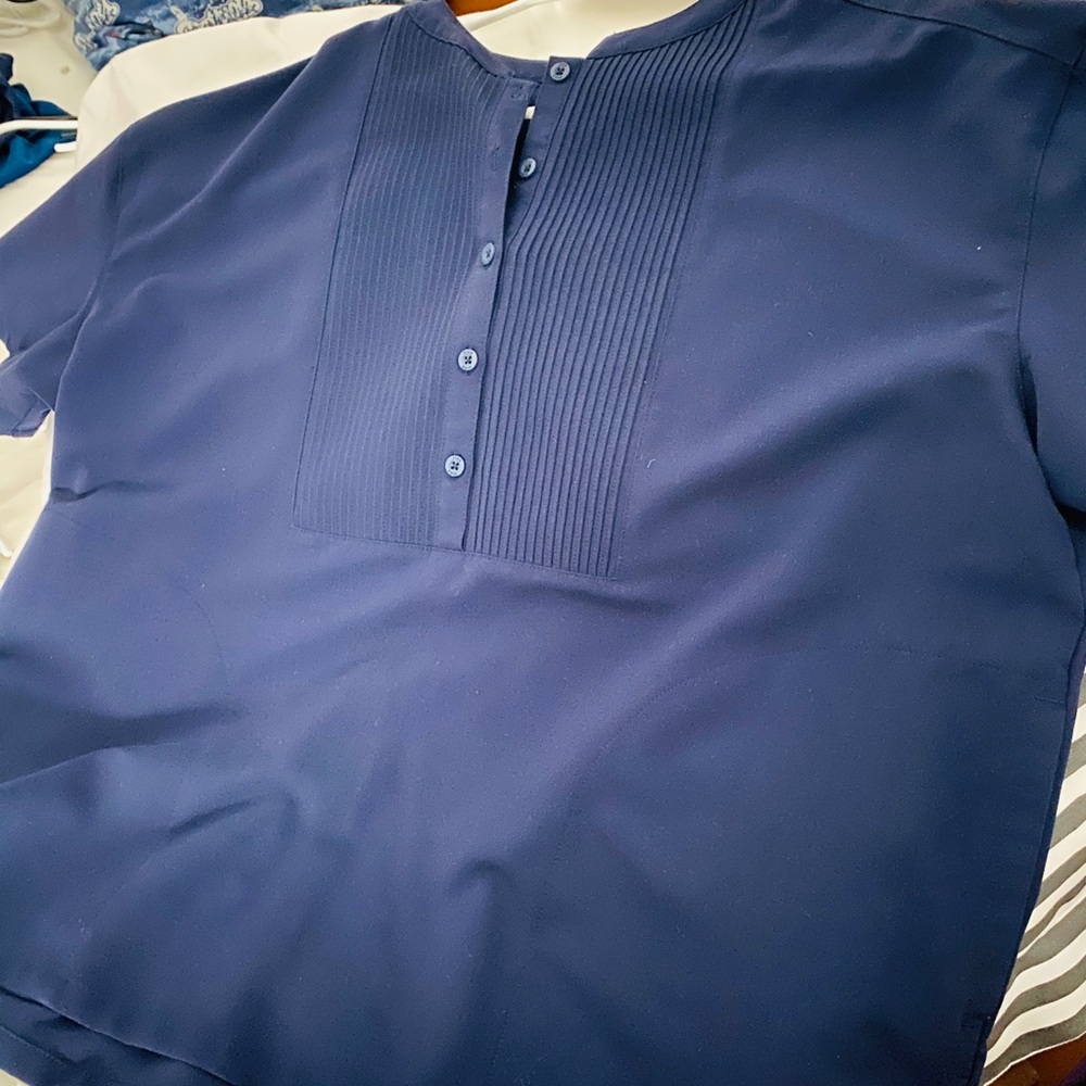 Figs scrub top
